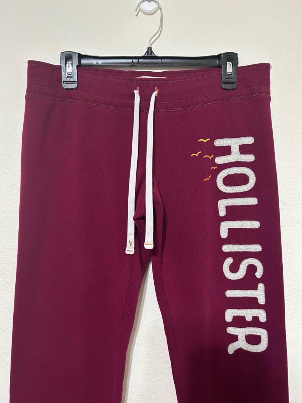 Hollister Burgundy Jogger Sweatpants with White Logo Graphic Medium - Picture 5 of 8